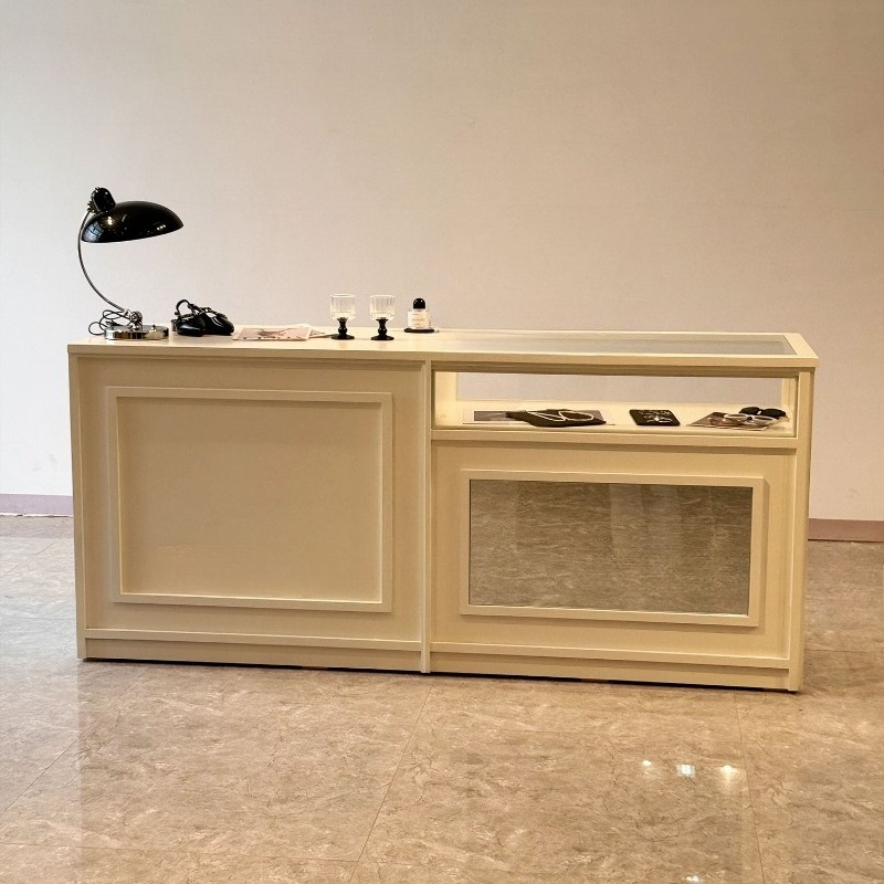 Clothing Store Checkout Page P - Furniture And Hardware Store reseña y precio